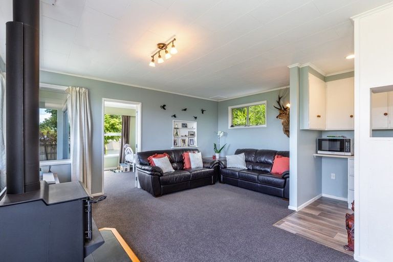 Photo of property in 5 Weka Road, Waipahihi, Taupo, 3330