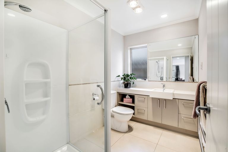 Photo of property in 6 Pickaberry Avenue, Karaka, Papakura, 2113