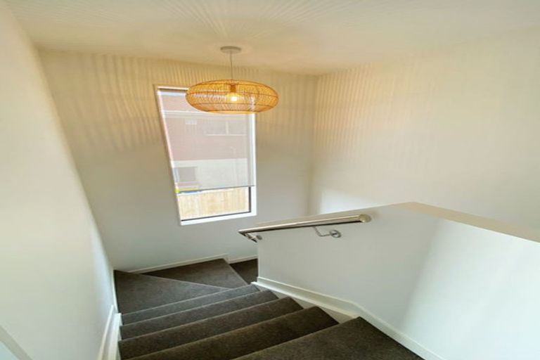 Photo of property in 104a Eversleigh Road, Belmont, Auckland, 0622