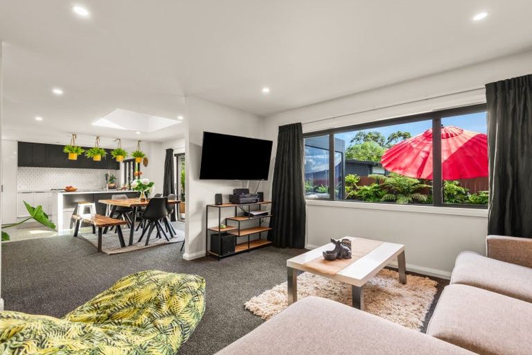 Photo of property in 6 Stratford Court, Fitzherbert, Palmerston North, 4410