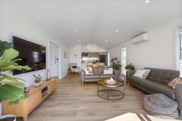 Photo of property in 29 Kotiate Street, Papamoa Beach, Papamoa, 3118