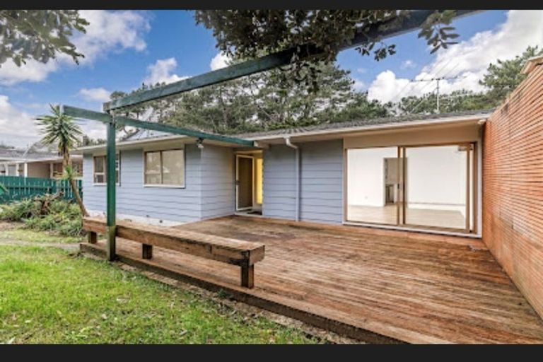 Photo of property in 29 Lavery Place, Sunnynook, Auckland, 0632