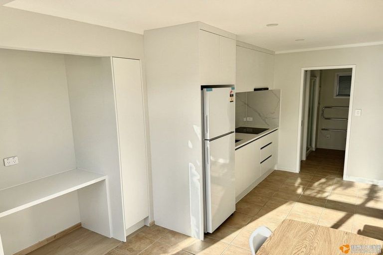 Photo of property in 1/3 Manutara Avenue, Forrest Hill, Auckland, 0620