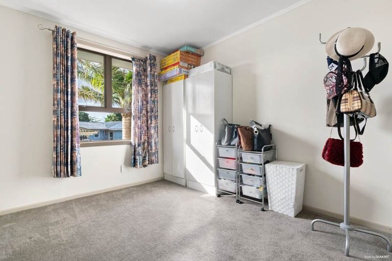 Photo of property in 102 Marne Road, Papakura, 2110