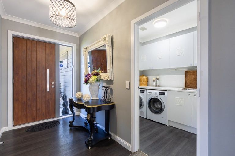 Photo of property in 14 Bridford Way, Paraparaumu, 5032