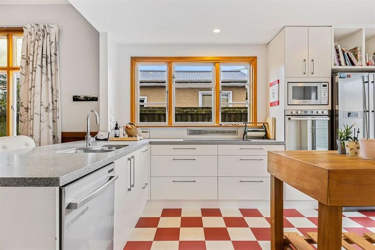 Photo of property in 112 Malcolm Avenue, Beckenham, Christchurch, 8023