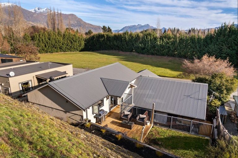 Photo of property in 57 Mcdonnell Road, Arrowtown, 9302