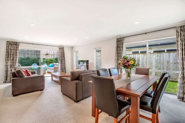 Photo of property in 6 Pickaberry Avenue, Karaka, Papakura, 2113