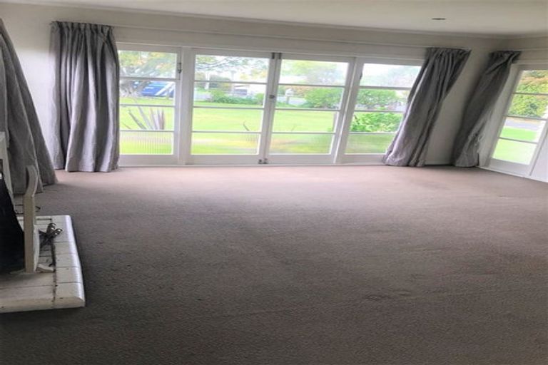 Photo of property in 76 Pupuke Road, Hillcrest, Auckland, 0627