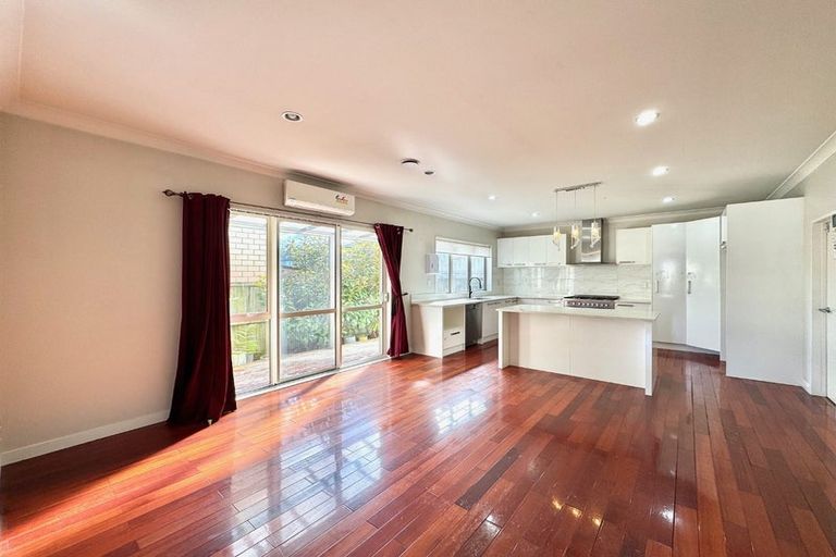 Photo of property in 10 Palazzo Close, Flat Bush, Auckland, 2019