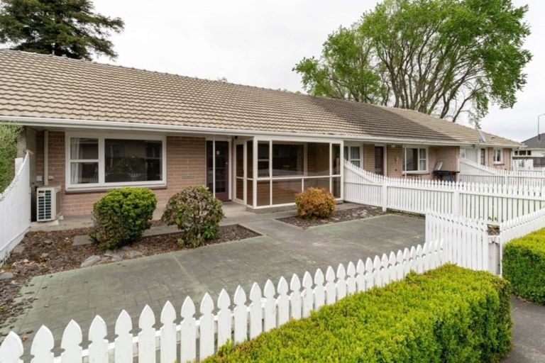 Photo of property in 3/9a Curletts Road, Sockburn, Christchurch, 8042