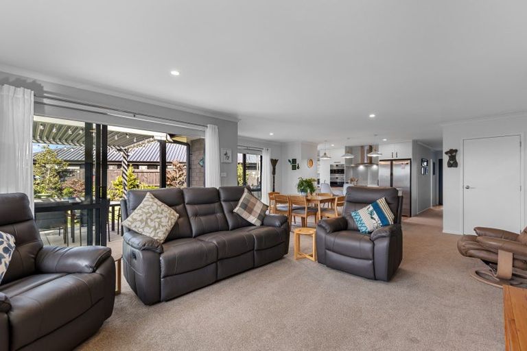 Photo of property in 25 Kaiora Drive, Papamoa Beach, Papamoa, 3118