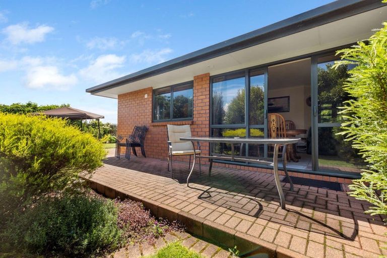 Photo of property in 9 Duggan Drive, Owhata, Rotorua, 3010