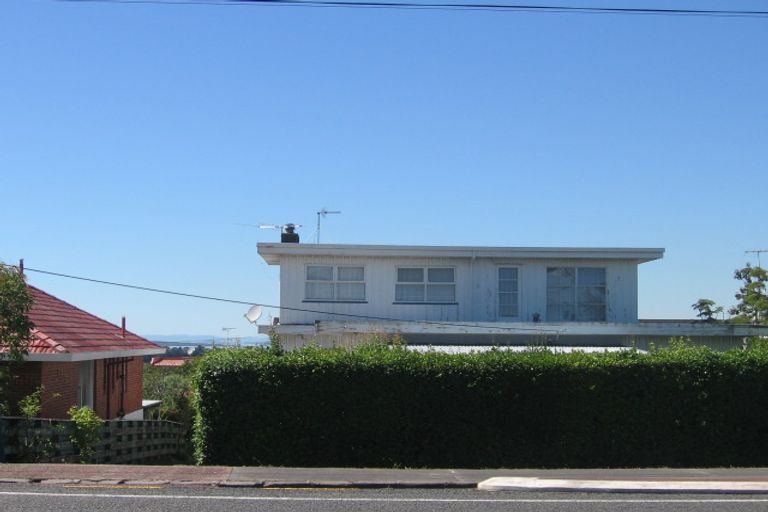Photo of property in 83 Forrest Hill Road, Milford, Auckland, 0620