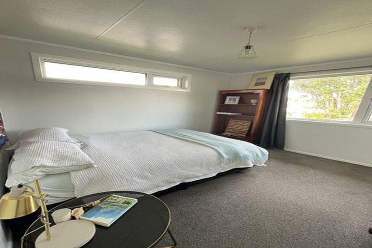 Photo of property in 42 Conclusion Street, Ascot Park, Porirua, 5024