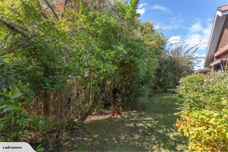 Photo of property in 1/16 Frank Evans Place, Henderson, Auckland, 0610