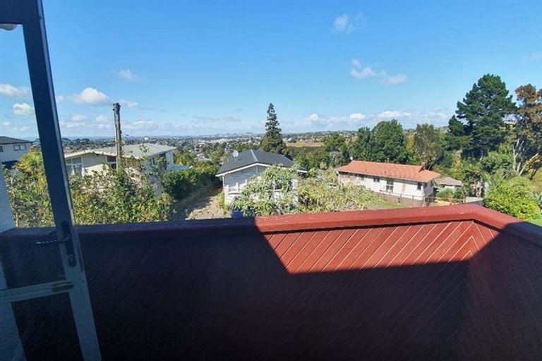 Photo of property in 2/227 Sunset Road, Sunnynook, Auckland, 0632