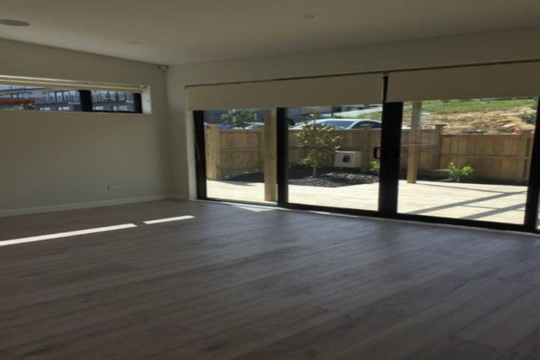 Photo of property in 31 Ascension Crescent, Orewa, 0931