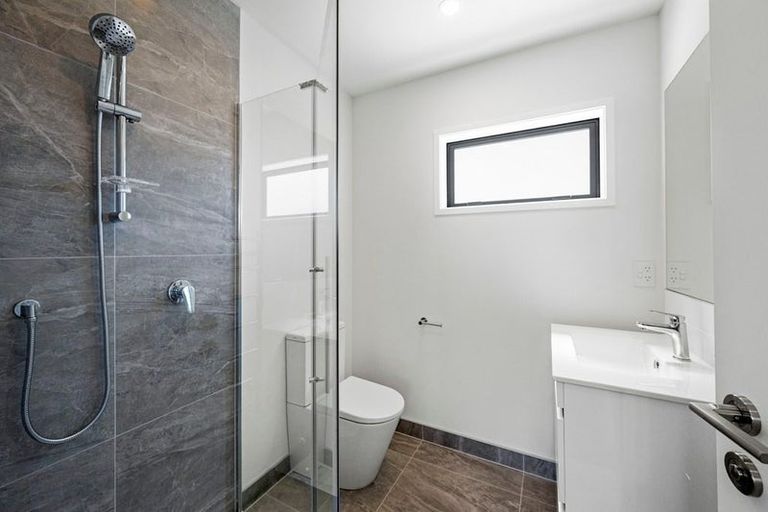 Photo of property in 5/721 Te Atatu Road, Te Atatu Peninsula, Auckland, 0610