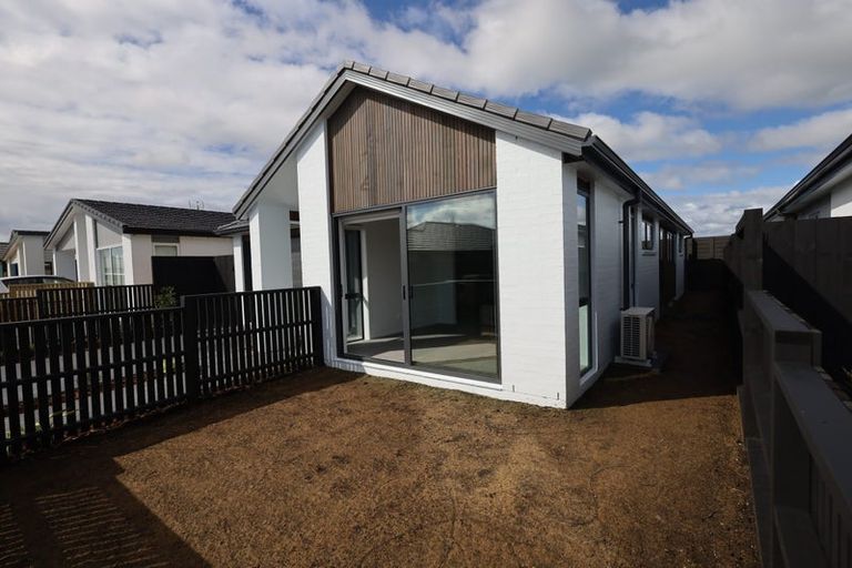 Photo of property in 10 Julie Lane, Papamoa, 3118