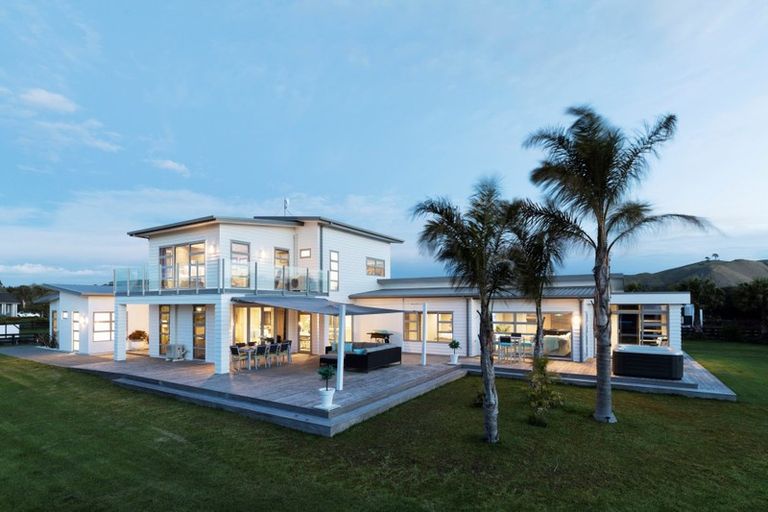 Photo of property in 36 Royal Ascot Drive, Papamoa Beach, Te Puke, 3187