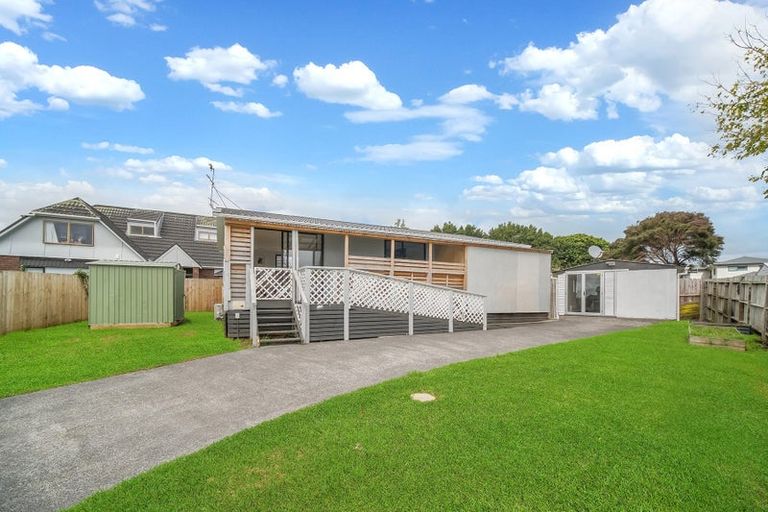 Photo of property in 15 Justamere Place, Weymouth, Auckland, 2103