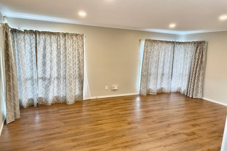 Photo of property in 9 Ardee Close, East Tamaki, Auckland, 2016