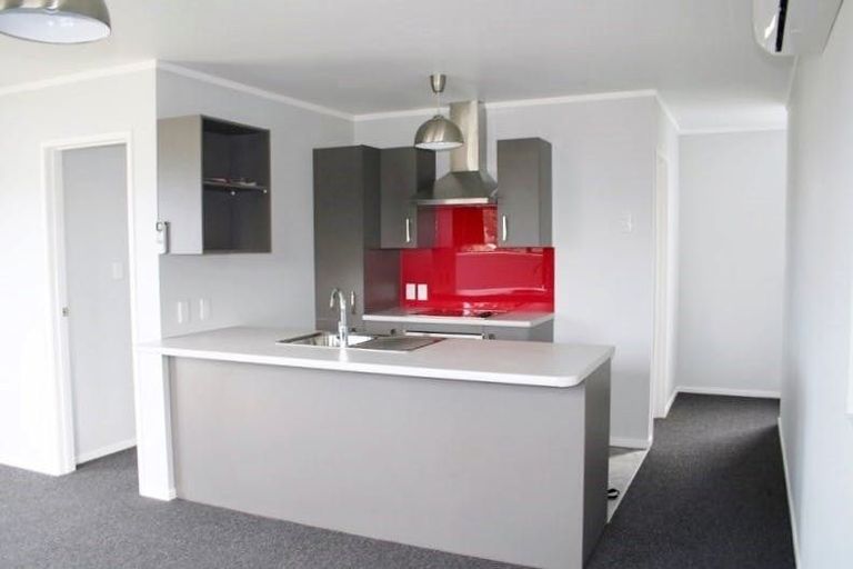 Photo of property in 16a Woodall Place, Totara Vale, Auckland, 0627