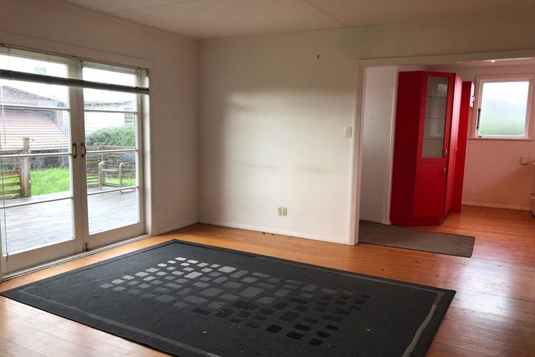 Photo of property in 40 Arimu Road, Papakura, 2110