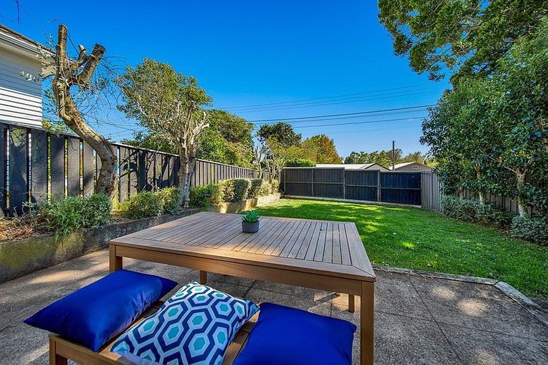 Photo of property in 59 Doralto Road, Frankleigh Park, New Plymouth, 4310