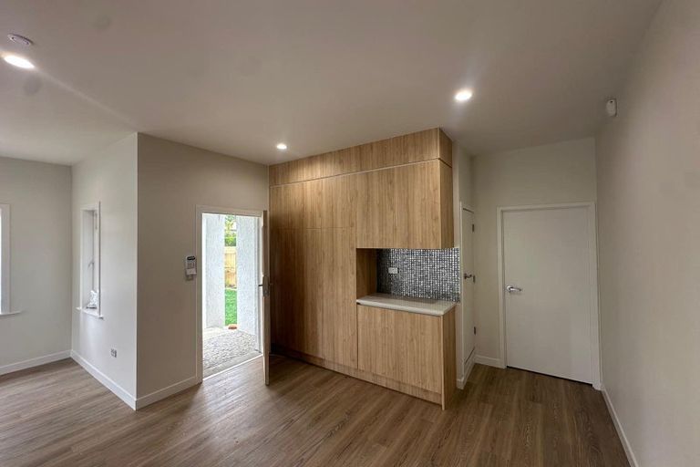 Photo of property in 2 Nikau Street, New Lynn, Auckland, 0600