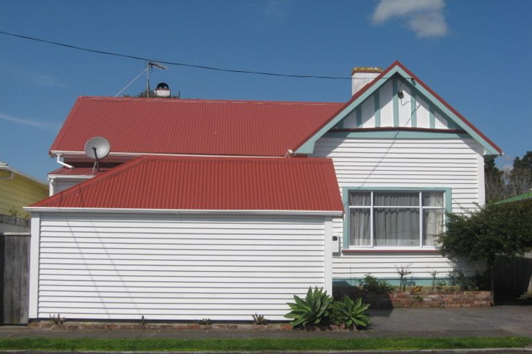 Photo of property in 41 Hine Street, New Plymouth, 4310