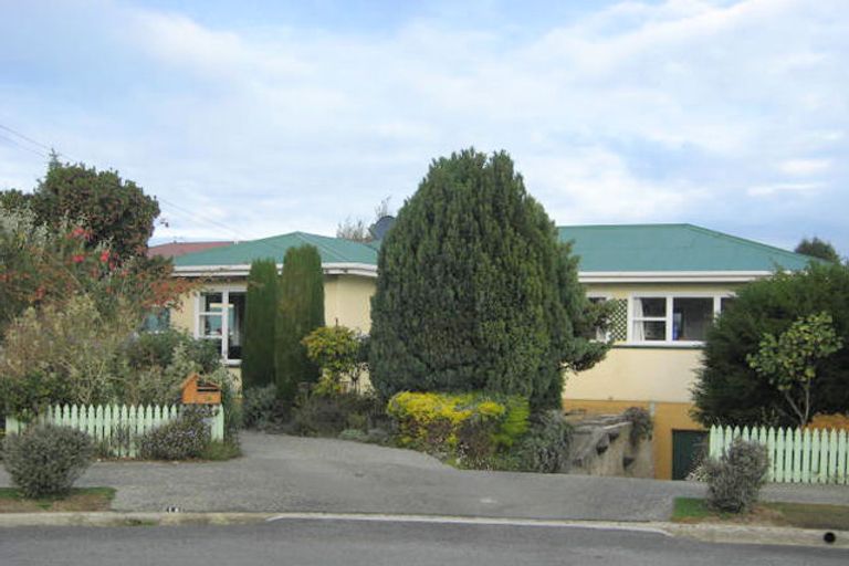 Photo of property in 16 Burn Street, Holmes Hill, Oamaru, 9401
