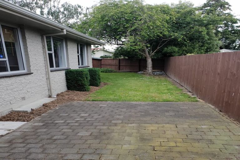 Photo of property in 8 Saunders Place, Redwood, Christchurch, 8051