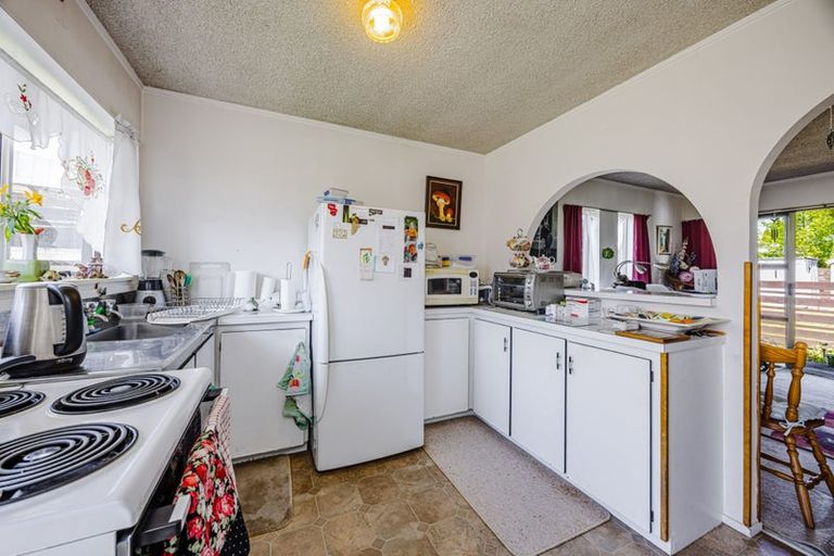 Photo of property in 2/29 Trentham Road, Papakura, 2110