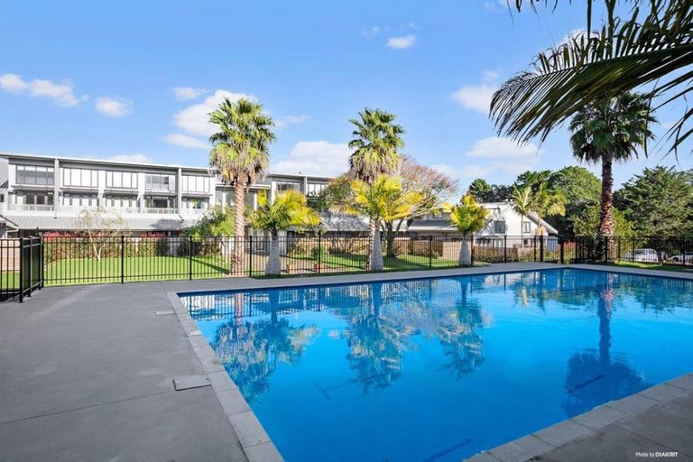 Photo of property in 5b/30 Westward Ho, Glen Eden, Auckland, 0602