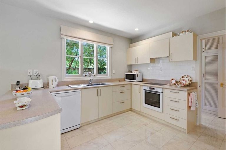 Photo of property in 12 Makora Street, Fendalton, Christchurch, 8041