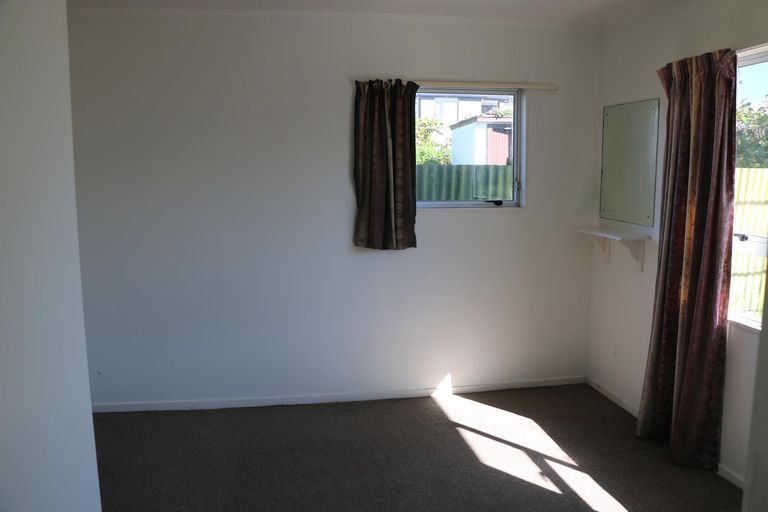 Photo of property in 9 Greers Road, Weymouth, Auckland, 2103