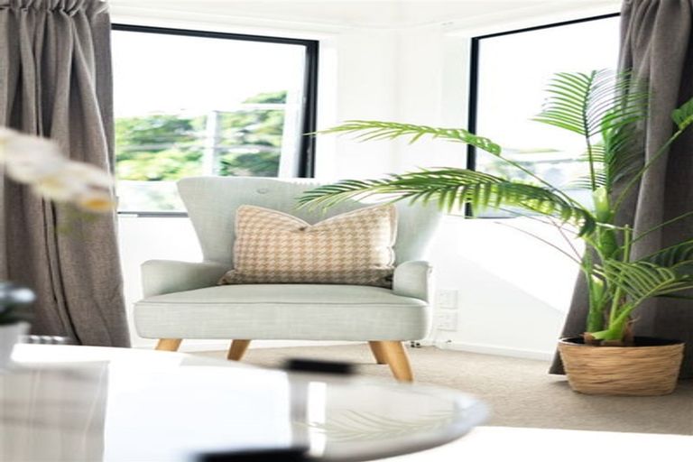 Photo of property in 1/44 Becroft Drive, Forrest Hill, Auckland, 0620