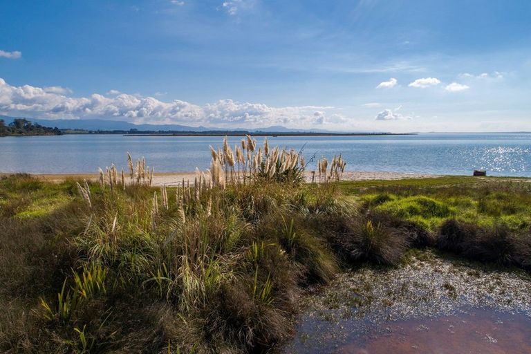 Photo of property in 23a Pahoia Beach Road, Whakamarama, 3172