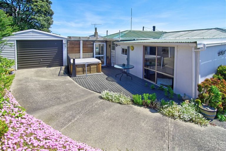 Photo of property in 18 Lake Ferry Road, Lake Ferry, Featherston, 5772