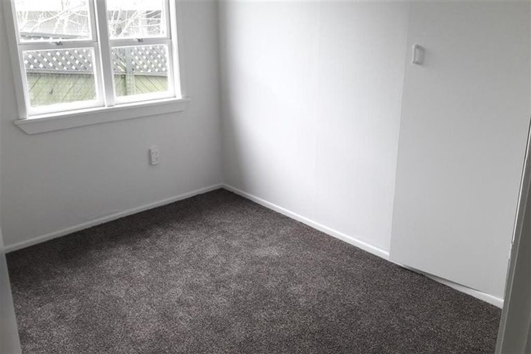 Photo of property in 19 Chivalry Road, Glenfield, Auckland, 0629