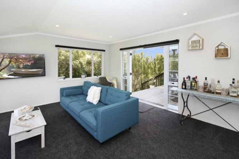 Photo of property in 409 Mangorei Road, Merrilands, New Plymouth, 4312