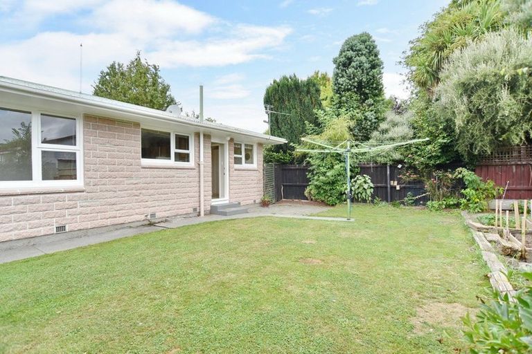 Photo of property in 77 Cutts Road, Russley, Christchurch, 8042