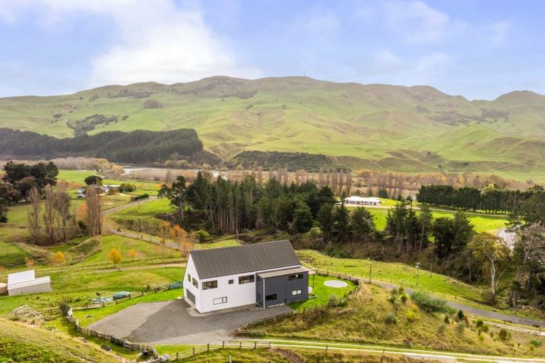 Photo of property in 21 Rochfort Road, Kahuranaki, Havelock North, 4295