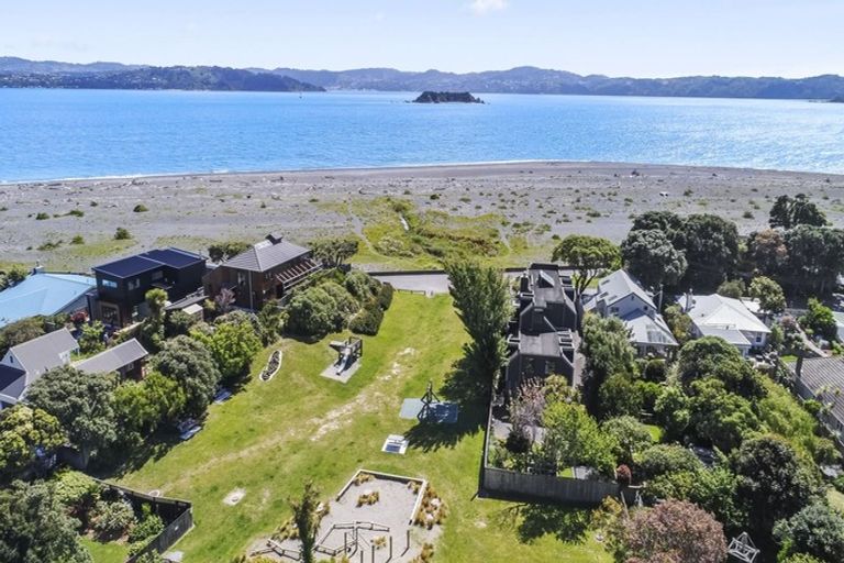 Photo of property in 410 Muritai Road, Eastbourne, Lower Hutt, 5013