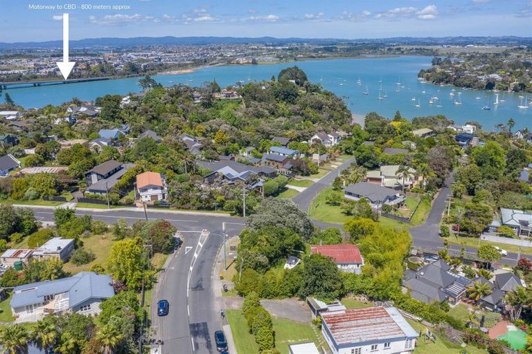 Photo of property in 1 Rame Road, Greenhithe, Auckland, 0632