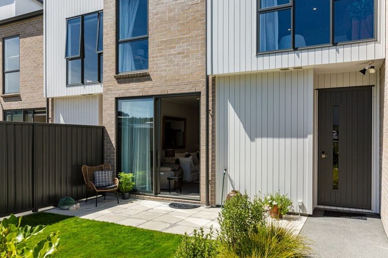 Photo of property in 8 Tokitoki Way, Kenepuru, Porirua, 5022