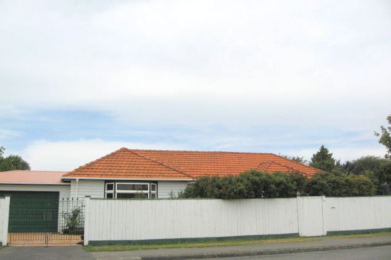 Photo of property in 228 Weston Road, St Albans, Christchurch, 8052