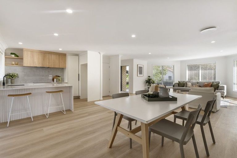 Photo of property in 5 Kasia Close, Massey, Auckland, 0614